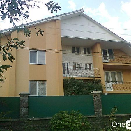 Domashnya Saduba Hotel Mukatjevo Eksteriør billede