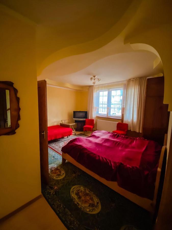 Domashnya Saduba Hotel Mukatjevo Eksteriør billede