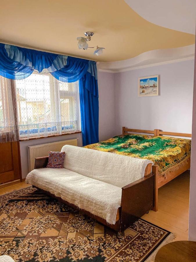Domashnya Saduba Hotel Mukatjevo Eksteriør billede