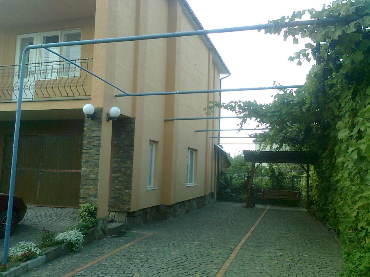 Domashnya Saduba Hotel Mukatjevo Eksteriør billede